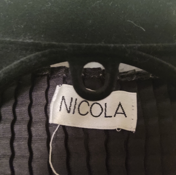 Nicola black sleeveless shirt, rayon, waffle weave, small - Picture 4 of 4